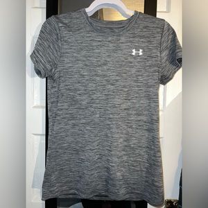 Women’s Under Armour short sleeve tee